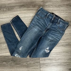 Brand: Hollister
Size: 3R W-26 L-28
Color: Dark blue
High Rise Jean Legging